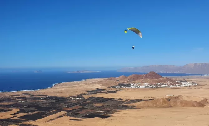 Paragliding sites lanzarote cuchillo