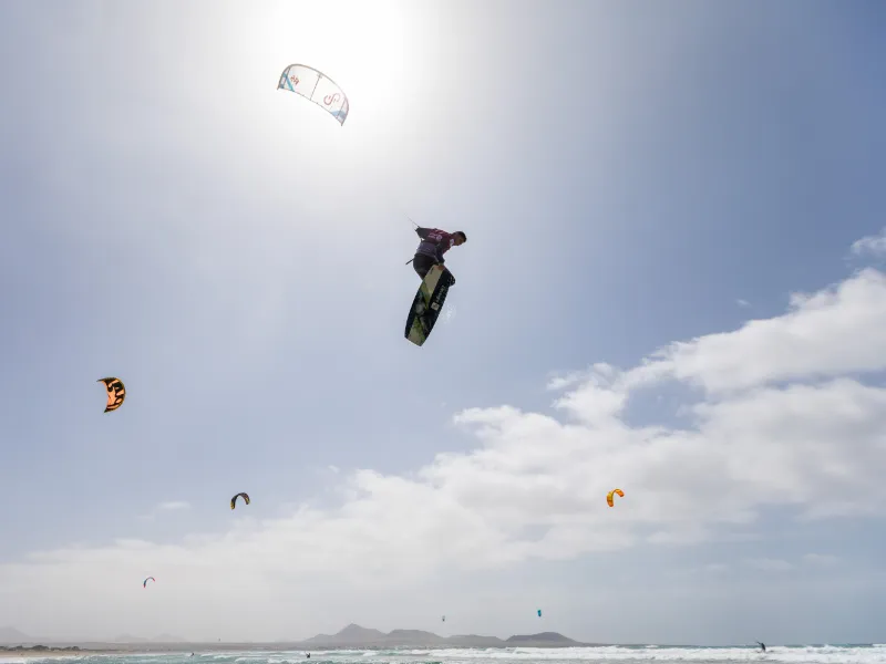 kitesurfing jump famara